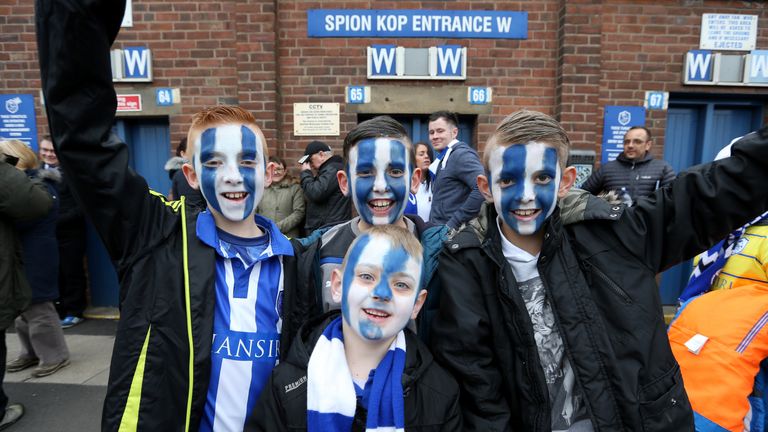 Brighton fans outside the ground before the Sky Bet Championship play-off, semi-final, first leg 