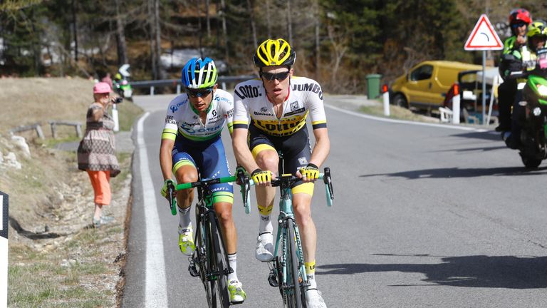 Colombia's Esteban Chaves (L) of team Orica and Dutch Steven Kruijswijk of team Lotto NL ride during the last kilometers of the 14th stage of the 99th Giro