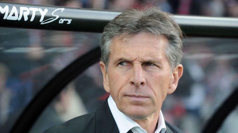 Nice's French head coach Claude Puel looka on during the French Ligue 1 football match Guingamp against Nice on May 14, 2016 at the Roudourou stadium in Gu