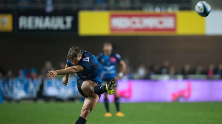 Demetri Catrakilis kicks a penalty during the French Top 14 rugby union match between Montpellier and Clermont