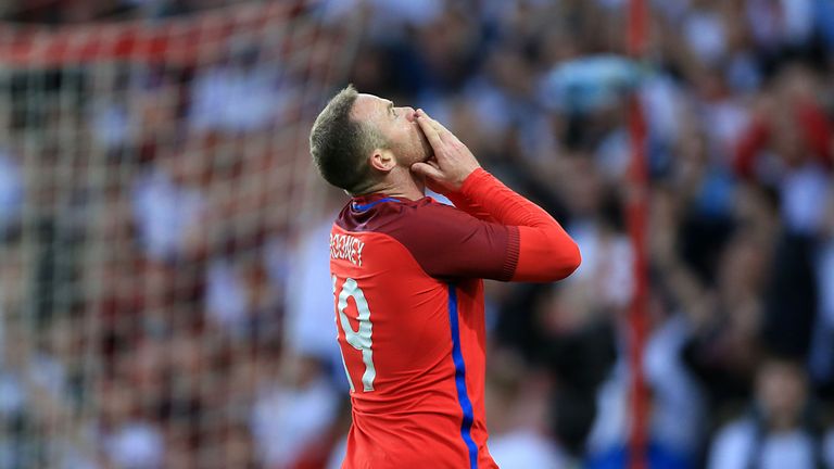 England's Wayne Rooney celebrates 