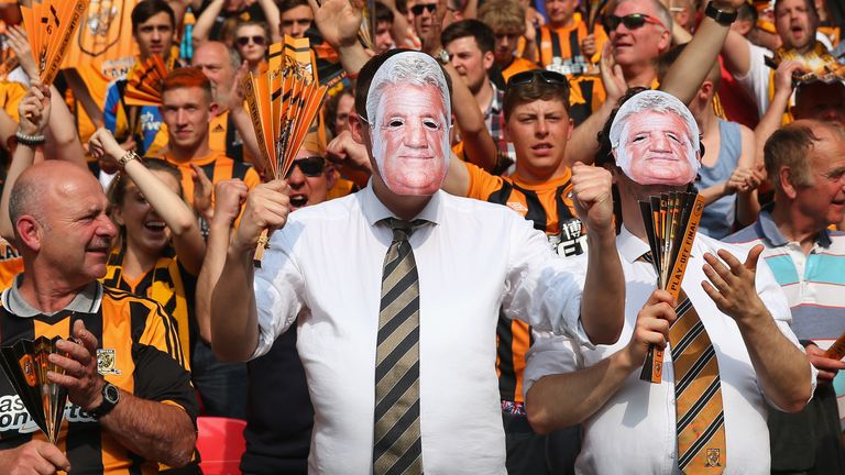 Hull City supporters pay tribute to boss Steve Bruce ahead of the Championship play-off final