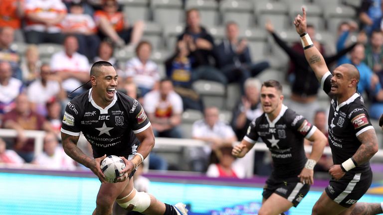  Mahe Fonua (L) of Hull FC celebrates scoring a try