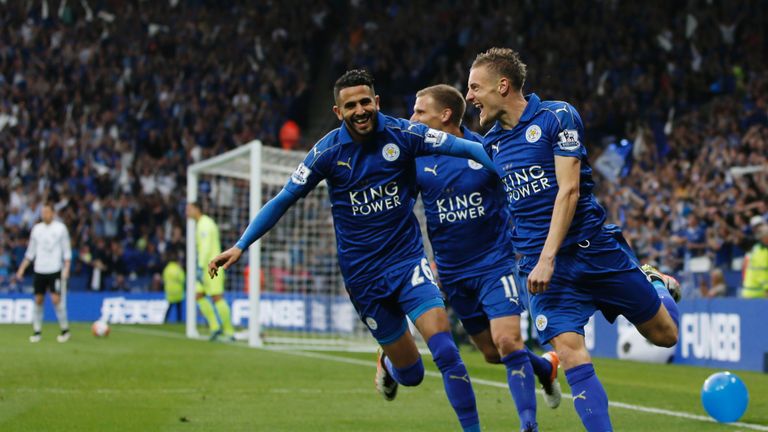 Jamie Vardy (R) celebrates with Riyad Mahrez (L) 