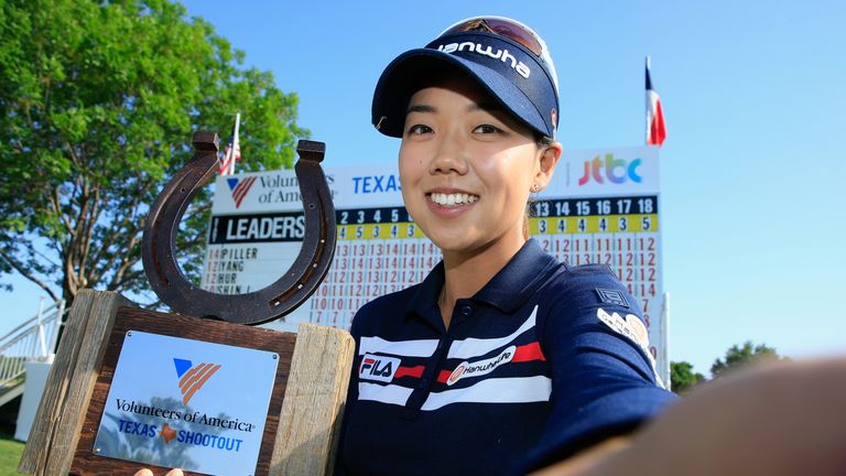 Jenny Shin's happy "selfie" after her stunning victory