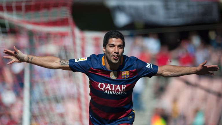Barcelona's Uruguayan forward Luis Suarez celebrates scoring against Granada