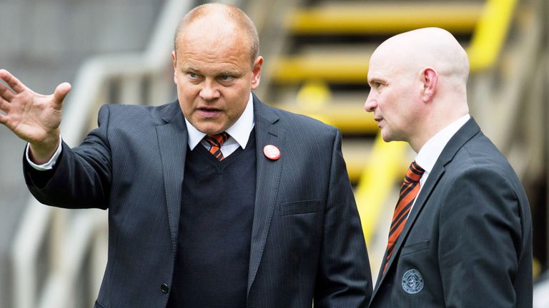 Dundee United boss Mixu Paatelainen (l) with Stephen Thompson