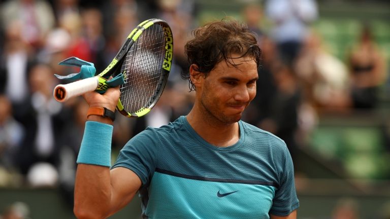 Lo spagnolo Rafa Nadal costretto ad abbandonare il Roland Garros 2016 per un problema alla mano sinistra (Foto Getty)