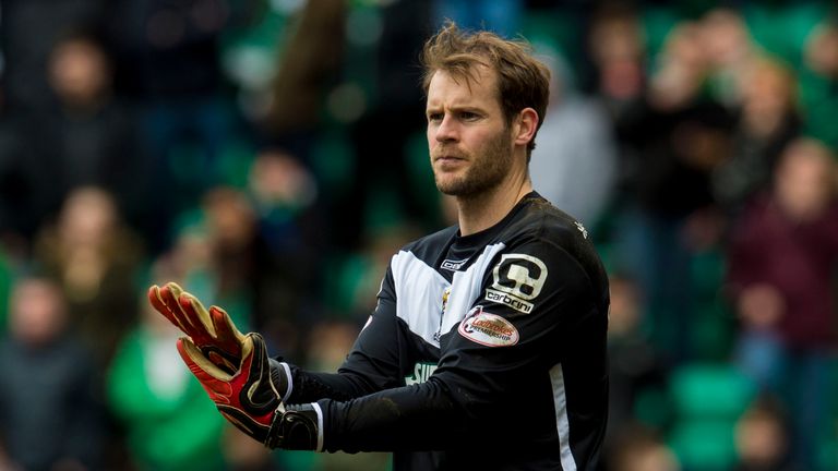 06/03/16 WILLIAM HILL SCOTTISH CUP 
 QUARTER-FINAL 
 HIBERNIAN v INVERNESS CT (1-1) 
 EASTER ROAD STADIUM - EDINBURGH 
 Owain Fon Williams in action for In