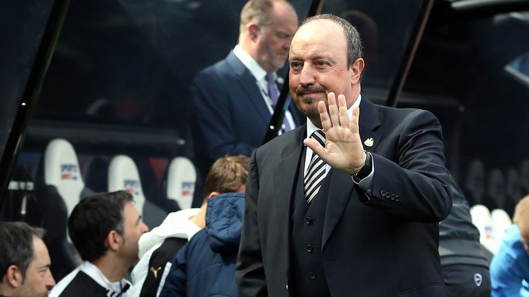 Newcastle United's Spanish manager Rafa Benitez gestures as he arrives for the English Premier League football match between Newcastle United and Tottenham