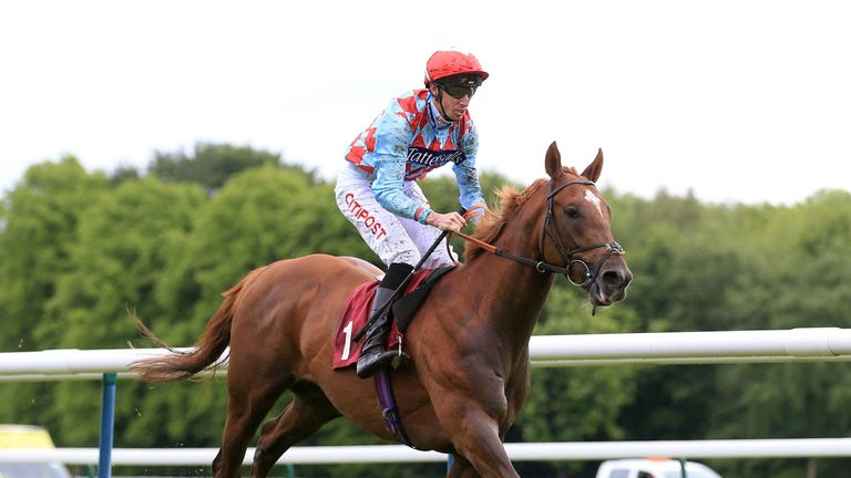Red Verdon ridden by George Baker wins the Choice Teachers Handicap at Haydock Park 