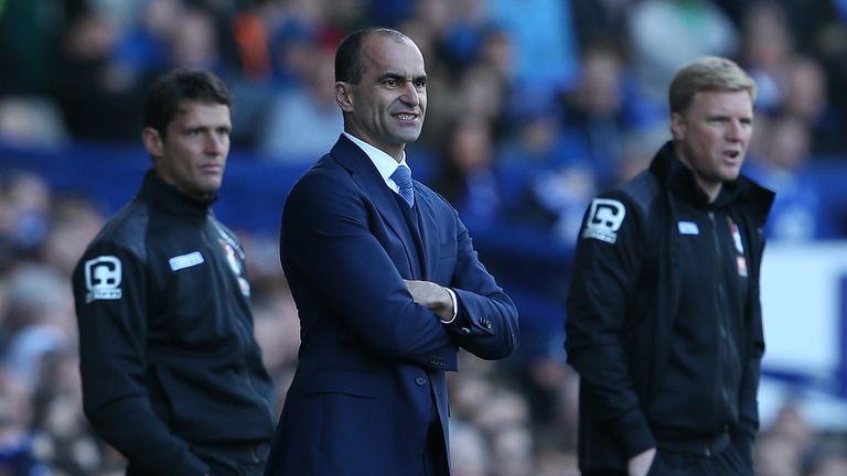 Roberto Martinez manager of Everton looks on