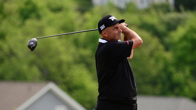 Rocco Mediate fires an opening 62 in Michigan