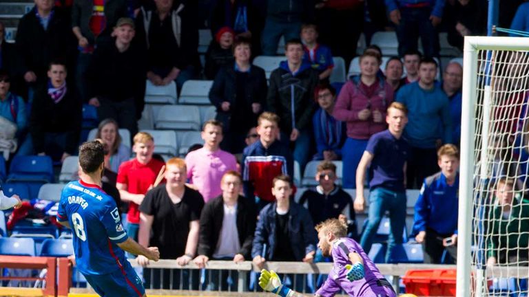 Ross Draper makes it 3-0 against Dundee in Inverness
