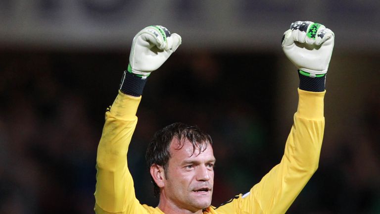 Roy Carroll playing for Northern Ireland 