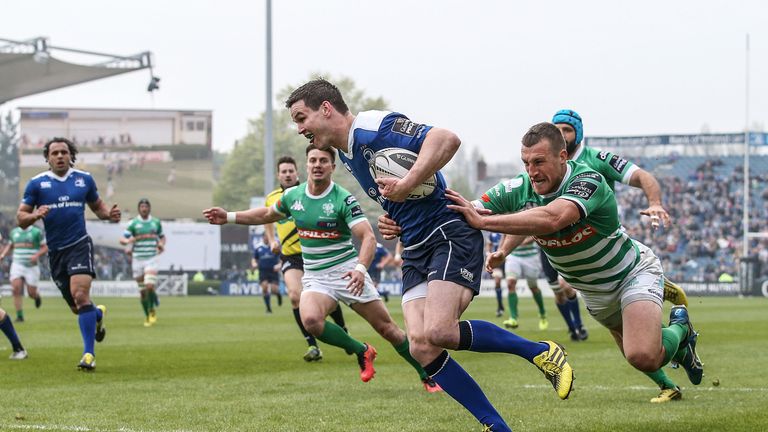 Alberto Sgarbi is unable to prevent Johnny Sexton from scoring Leinster's first try against Treviso