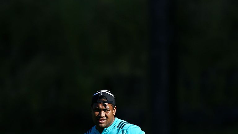 Hurricanes wing Julian Savea