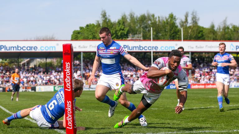 Gavin Marguerite scores Toulouse's first try at Belle Vue