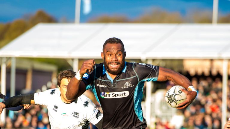 Leone Nakarawa breaks through to score a try against Zebre