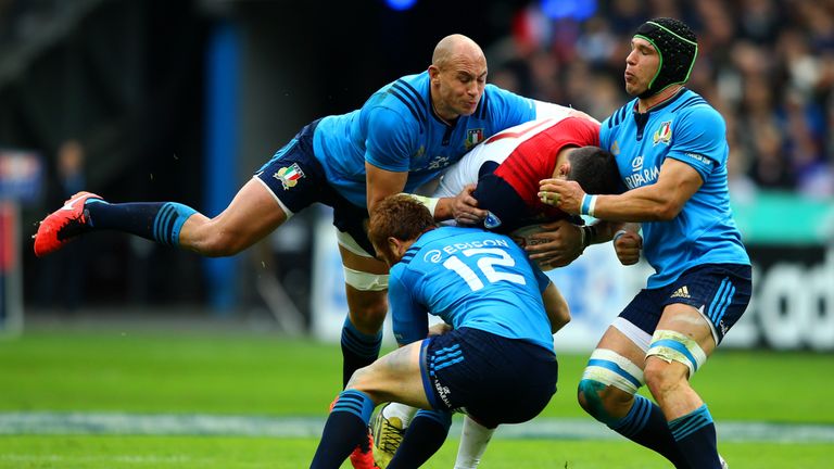 PARIS, FRANCE - FEBRUARY 06:  Sergio Parisse, Francesco Minto and Gonzalo Garcia of Italy tackle Damien Chouly of France during the RBS Six Nations match b
