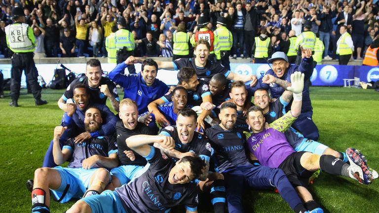 Sheffield Wednesday players celebrate after the Sky Bet Championship Play Off semi final at Brighton