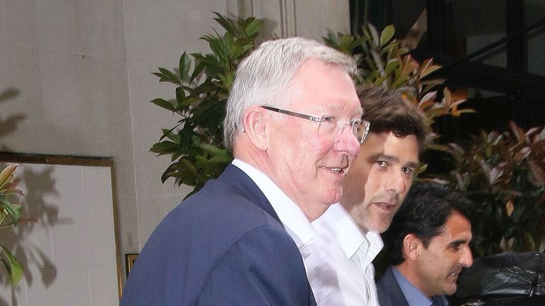 SIR ALEX FERGUSON SEEN LEAVING SCOTTS RESTAURANT IN MAYFAIR LONDON AFTER HAVING LUNCH. TUESDAY 10TH MAY 2016 - MAGICMOMENTSUK - 07753 30 30 77