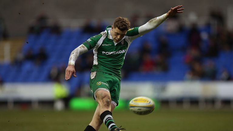  Theo Brophy Clews of London Irish kicks a penalty 