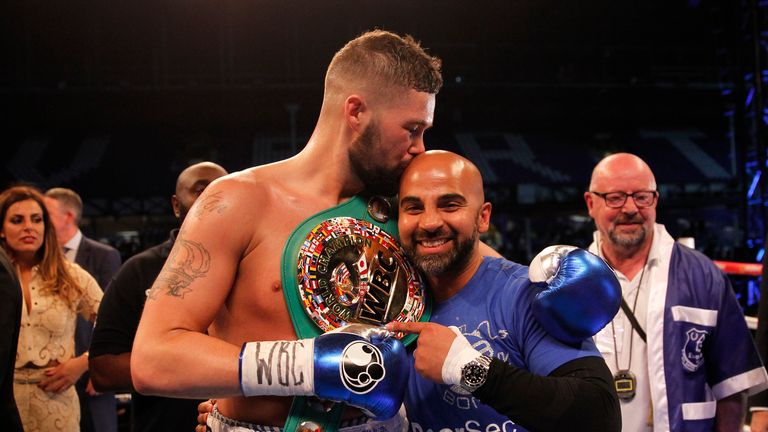 REAL LIFE ROCKY STORY PROMOTION
GOODISON PARK,LIVERPOOL
PIC;LAWRENCE LUSTIG
VACANT WBC WORLD CRUISERWEIGHT CHAMPIONSHIP @14ST 4LBS
TONY BELLEW V ILLUNGA MA