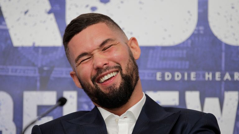 Tony Bellew laughs at the final press conference