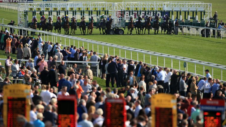 Horses leave the stalls in the Racing UK Now In HD Handicap during day two of the Dante Festival at York Racecourse. PRESS ASSOCIATION Photo. Picture date: