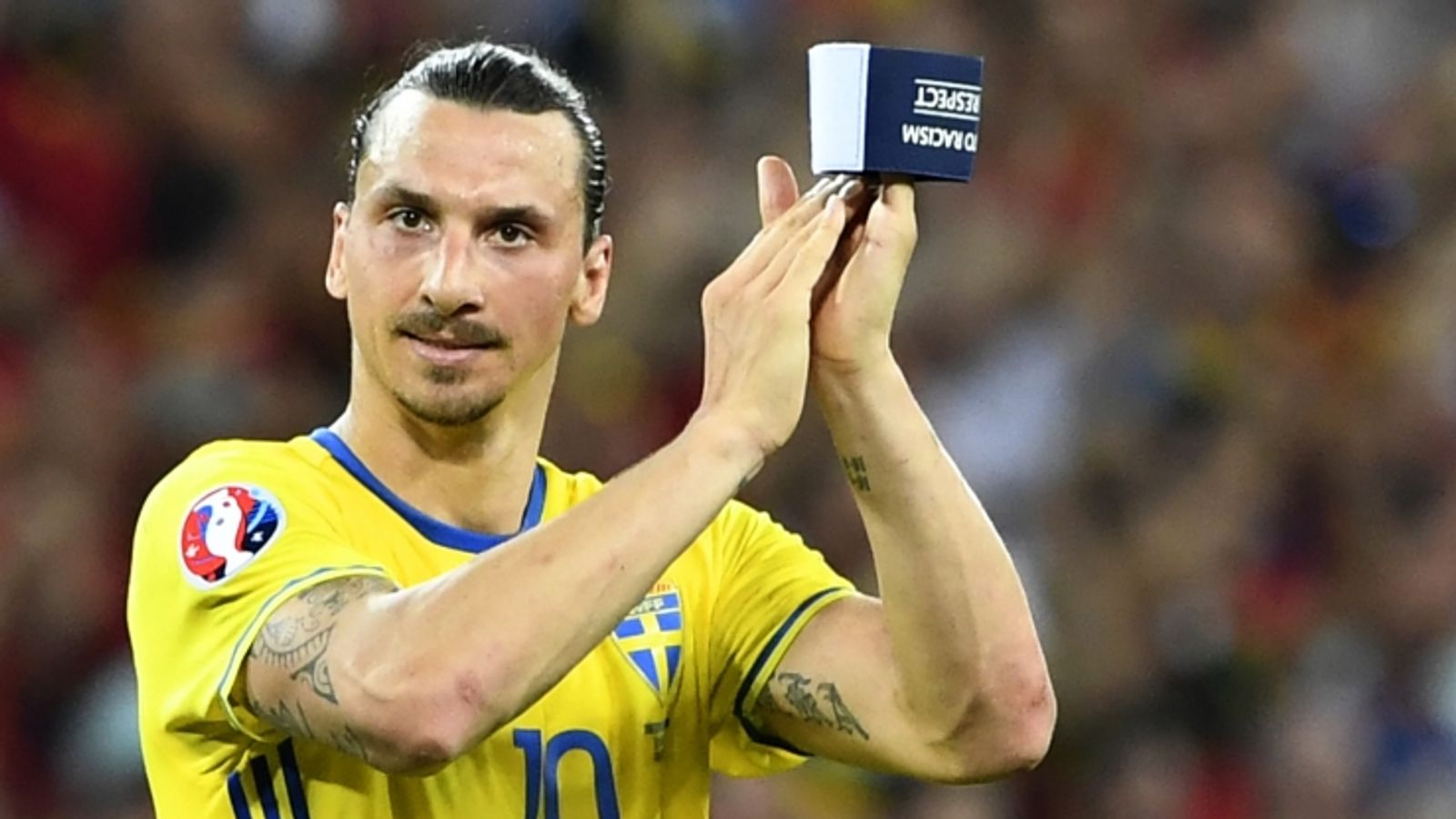 Swedish Zlatan Ibrahimovic of Ajax Amsterdam, with new haircut, News  Photo - Getty Images