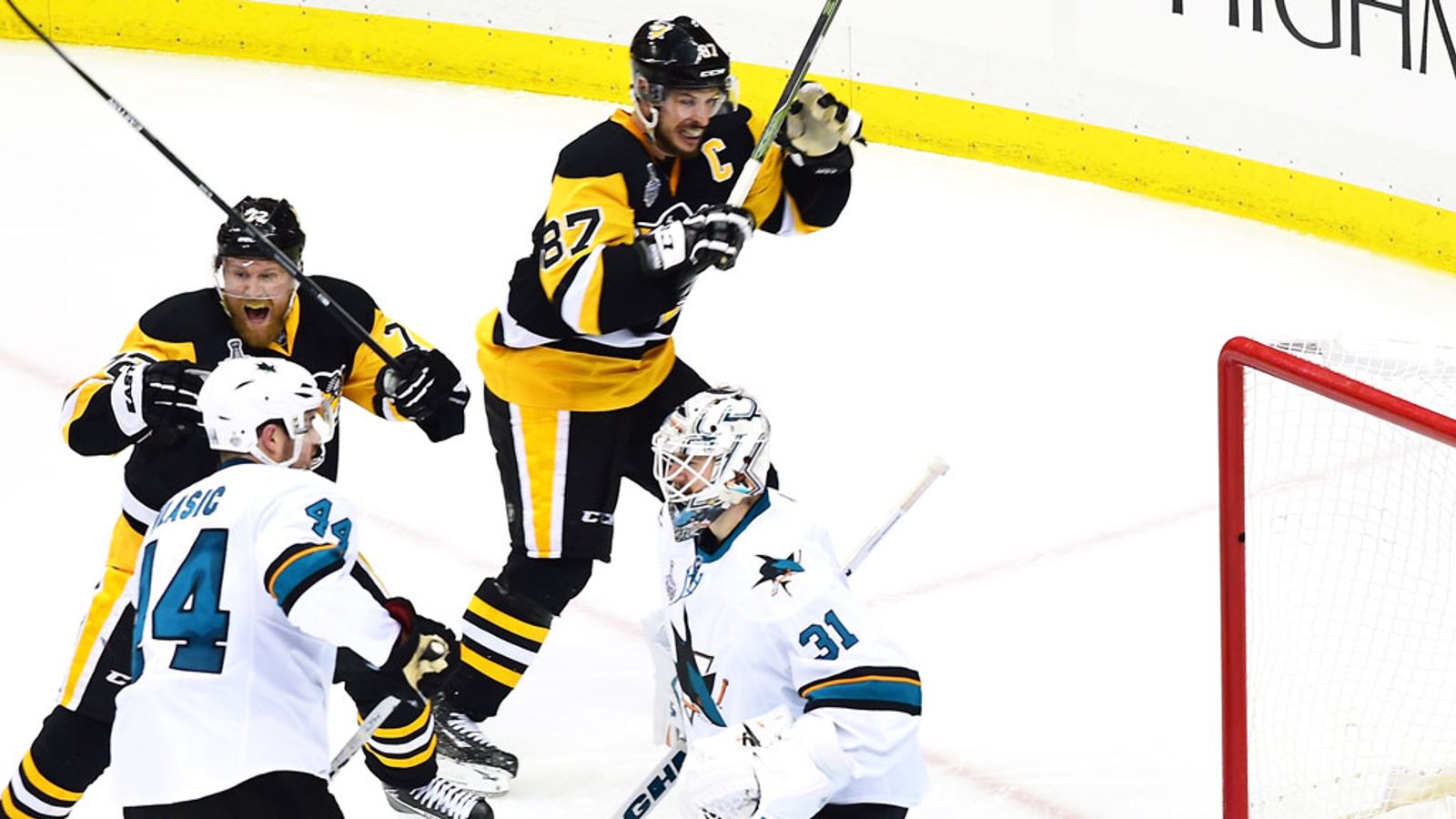 Pittsburgh Pengiuns open up 2-0 Stanley Cup series lead over San Jose Sharks