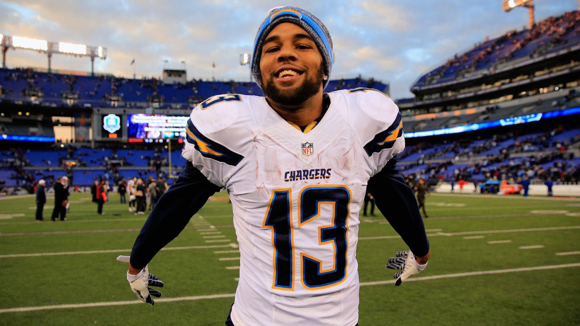 Chargers agree new four-deal with Allen
