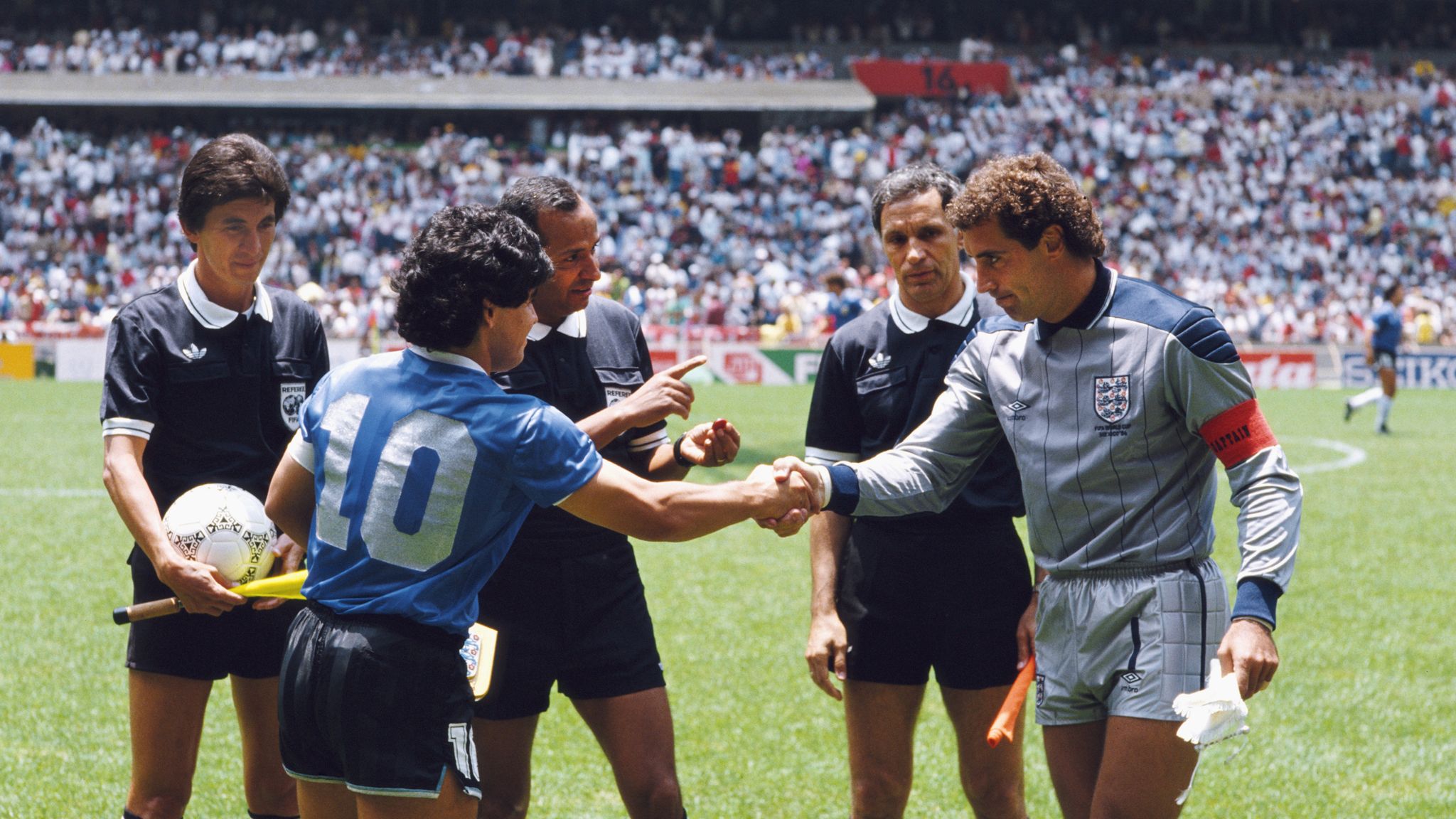 Remembering Diego Maradona's 'Hand of God' goal against England 30