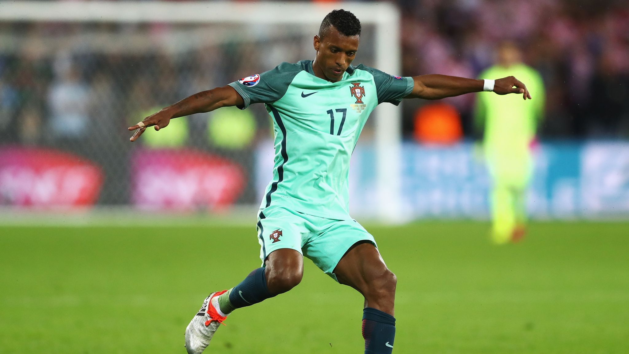 Former Manchester United Winger Nani Leaves Fenerbahce For Valencia ...