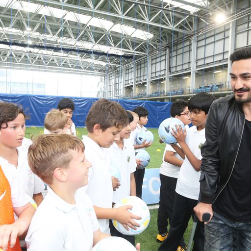 Gundogan hobbles into City