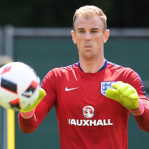 'Hart should take penalty'