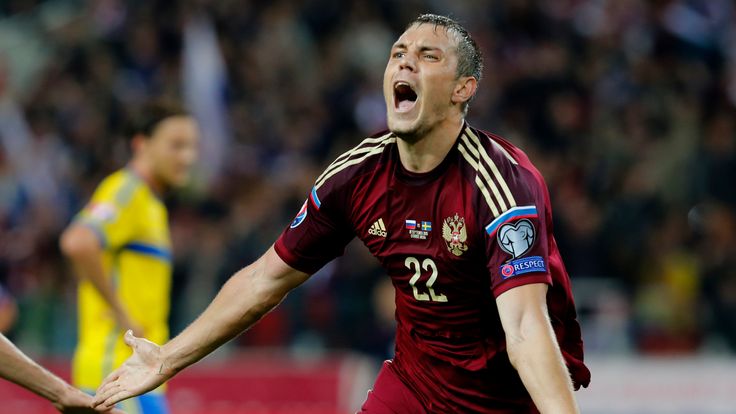 Artem Dzyuba of Russia celebrates after scoring against Sweden