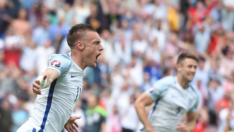 Vardy festeggia il gol del pareggio dell'Inghilterra (foto Getty)