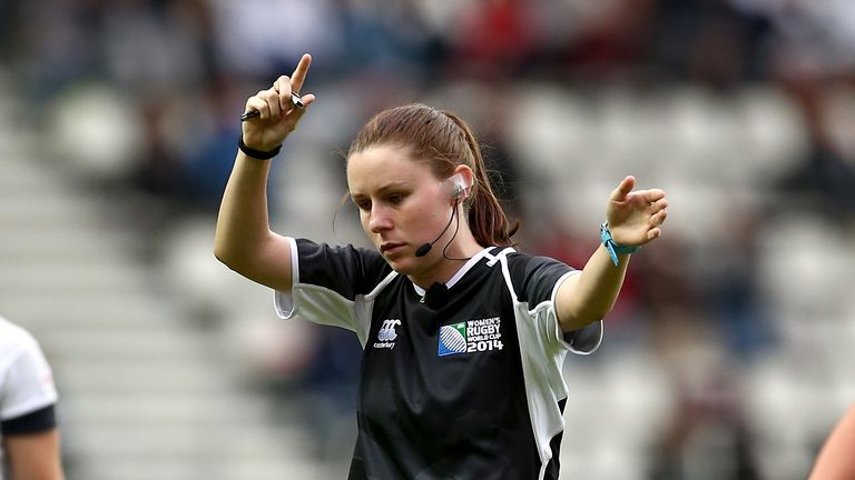 Referee Amy Perrett of Australia 