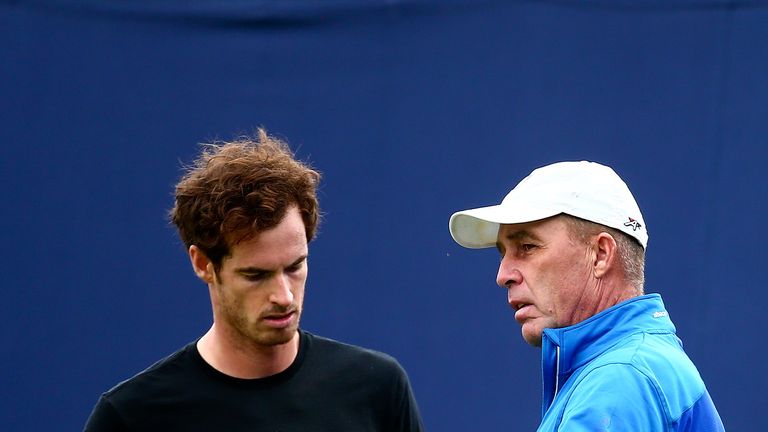 LONDON, ENGLAND - JUNE 14:  Andy Murray of Great Britain speaks with his coach Ivan Lendl during day two of the Aegon Championships at The Queens Club on J