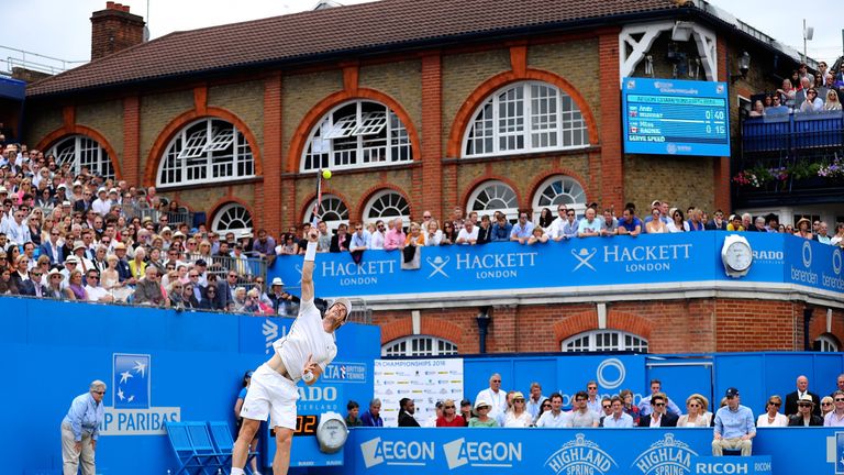 Murray serves against Raonic at Queen's