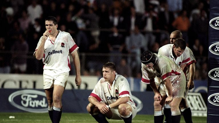 6 Jun 1998:  Dejection for England forwards as Australia pile on the points during the Cook Cup match at the Suncorp Stadium in Brisbane, Australia.