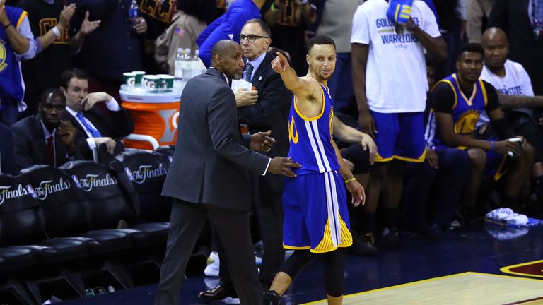 Stephen Curry #30 of the Golden State Warriors leaves the court after fouling out and being ejected in the fourth quarter