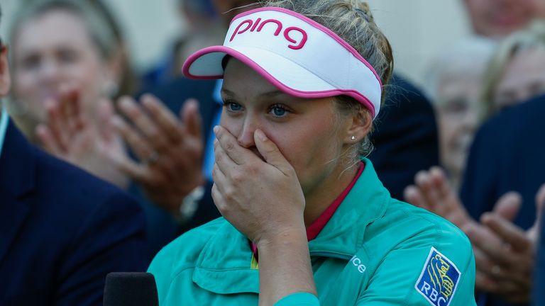 Henderson in tears up after winning the final round