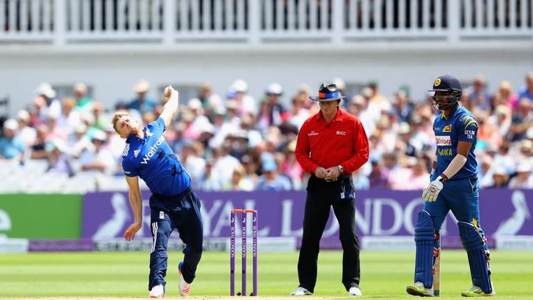 David Willey of England bowls during of the 1st ODI Royal London One Day match between England and Sri Lanka at Trent Bridge