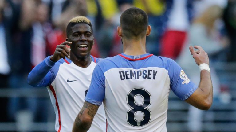USA's Gyasi Zardes(L)celebrates with Clint Dempsey after scoring against Ecuador during their Copa America Centenario football tournament quarterfinal matc