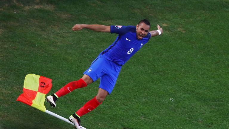  Dimitri Payet of France celebrates after he scored his side's second goal against Albania