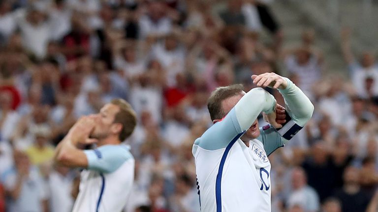 England's Harry Kane and Wayne Rooney (right) appear dejected during the UEFA Euro 2016, Group B match at the Stade Velodrome, Marseille.
