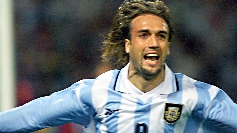 Argentina's Gabriel  Batistuta celebrates a goal 13 October 1999 in Cordoba